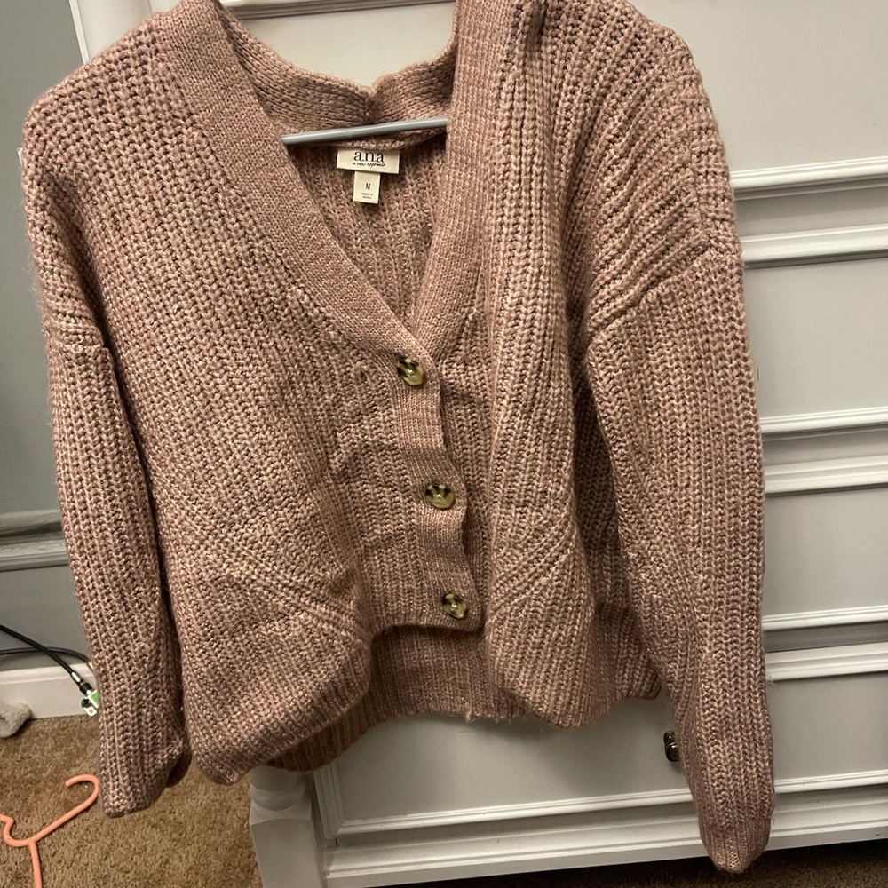 never worn but super cute a little cropped